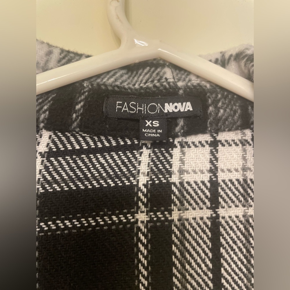 Shacket - Picture 5 of 5